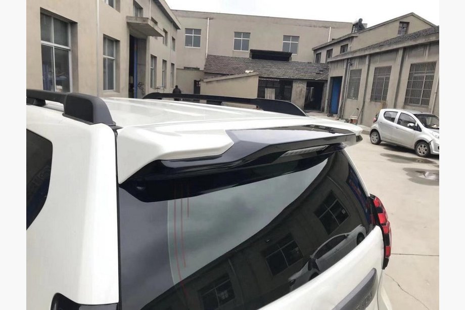 Toyota Land Cruiser Prado 150 2009-2023 Spoiler Einsatz (über originalem Spoiler) Image