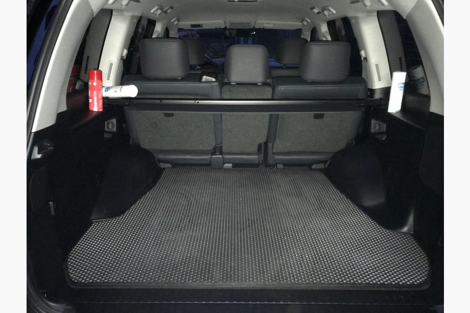 Toyota Land Cruiser 200 2007-2021 Kofferraummatte V-1 (EVA, 5-Sitzer, Schwarz) Image