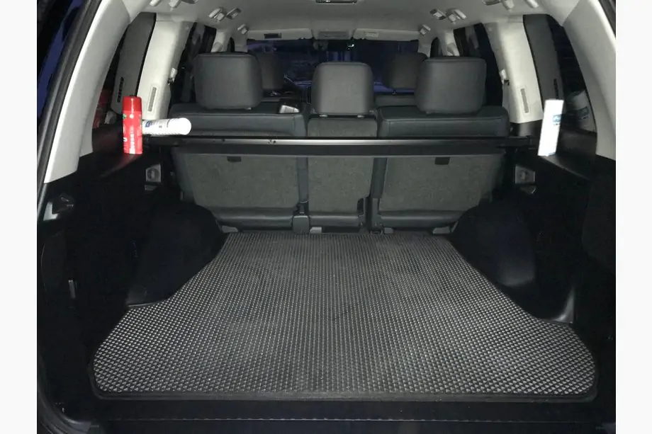 Lexus LX570/450d 2008-2022 Kofferraummatte V-1 (EVA, 5-Sitzer, Schwarz) Image