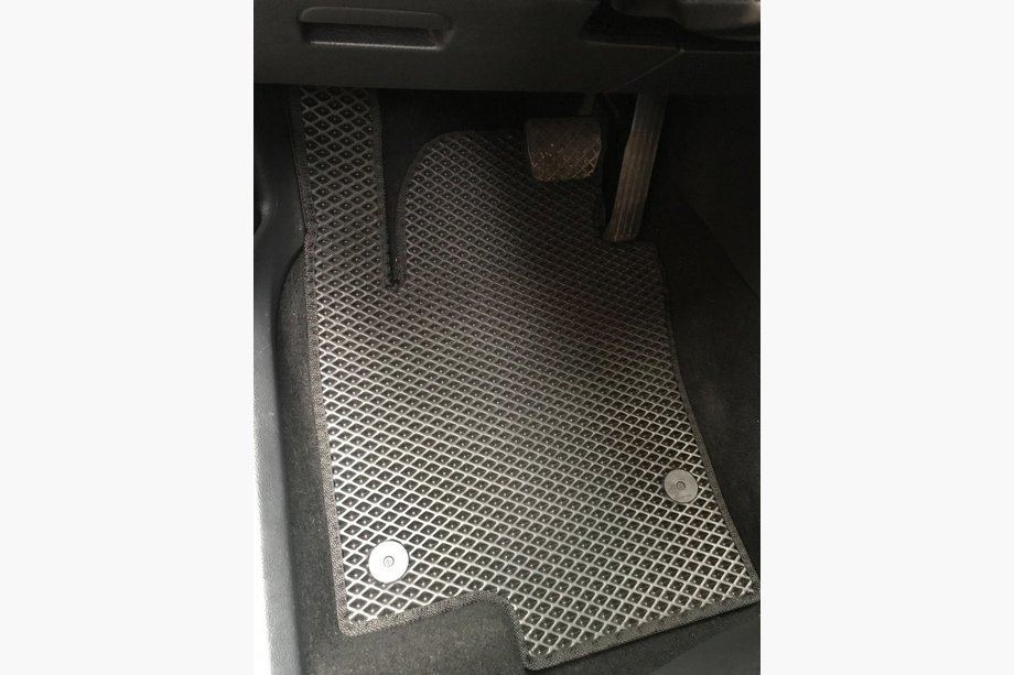 Volkswagen Tiguan 2007-2016 EVA Fußmatten (schwarz) Image