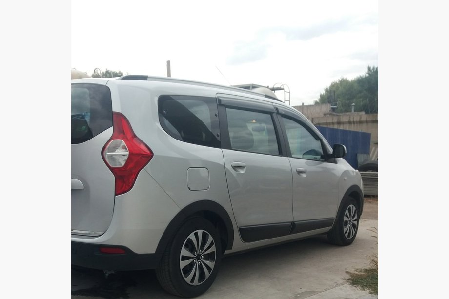 Dacia Lodgy 2012-2022 Radlaufverbreiterungen (4 Stk, schwarz) Image
