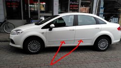 Fiat Linea 2006-2018 Kunststoff-Türschutzleisten (Set) Foto 1