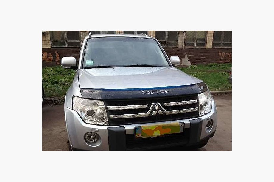 Mitsubishi Pajero Wagon IV 2006-2021 Motorhaubenschutz (VIP) Image