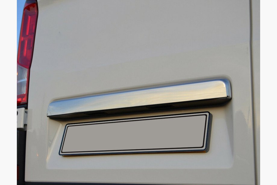 Volkswagen Crafter 2016- Chromleiste über dem Kennzeichen (ohne Kamera, Edelstahl) Carmos - Türkischer Edelstahl Image