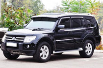 Mitsubishi Pajero Wagon IV 2006-2021 Windabweiser Frontscheibe Foto 1