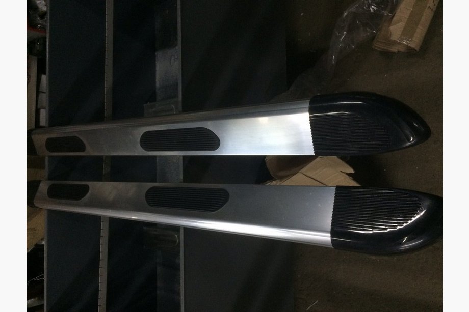 Renault Trafic 2001–2015 Seitenschweller JAWS (2 Stk, Aluminium) Image