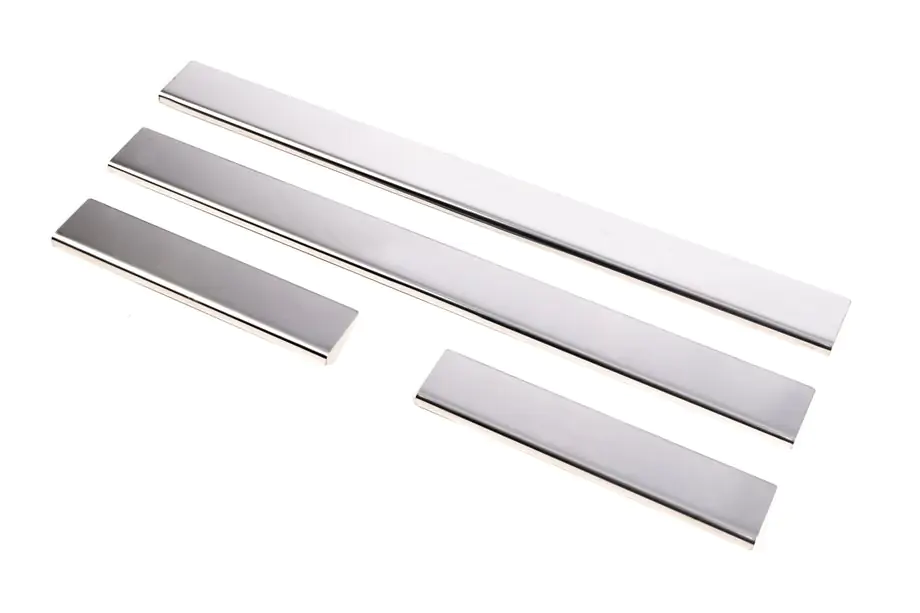 Toyota Corolla 2007-2013 Einstiegsleisten Carmos (4 Stk, Edelstahl) Image