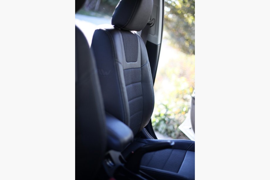 Mitsubishi Lancer X 2008- Autositzbezüge SoyuzAuto Dynamic Image