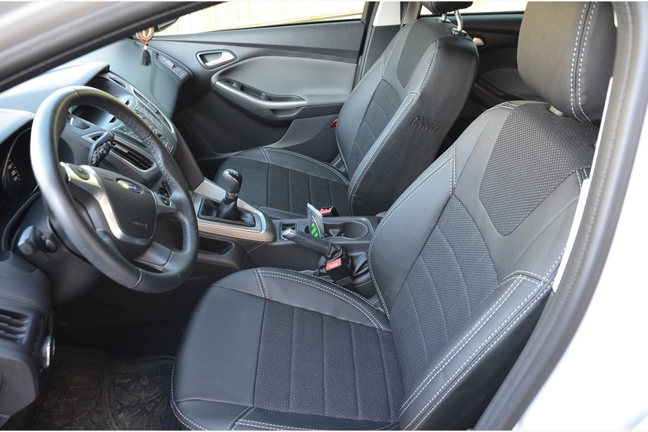 Ford Focus III 2011-2017 Maßgeschneiderte Kunstleder Sitzbezüge Brothers Dynamic Image