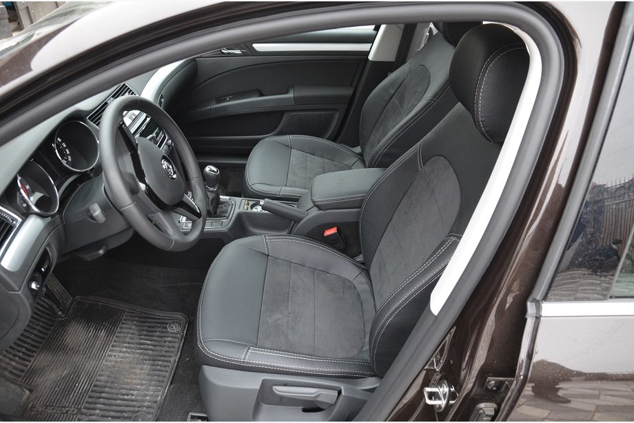 Skoda Superb 2009-2015 Autositzbezüge (2013↗, Kunstleder↗Alcantara, Elite) Image