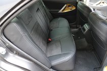 Toyota Camry 2006-2011 Autositzbezüge (Kunstleder ↗ Alcantara-Ersatz, Elite) Foto 3