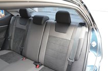 Toyota Corolla 2013-2019 Autositzbezüge Elite (Kunstleder mit Alcantara-Einsätzen) Foto 5