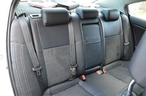Toyota Avensis 2009-2018 Autositzbezüge (Kunstleder, Alcantara-Ersatz) Foto 3