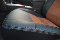Toyota Camry 2011–2017 Autositzbezüge (Kunstleder & Alcantara-Ersatz, Elite) Foto 7