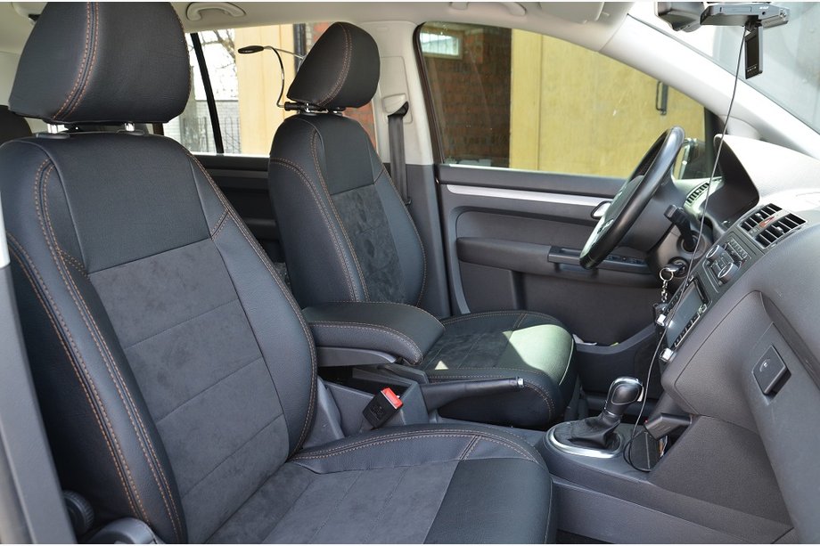 Volkswagen Touran 2003-2010 Autositzbezüge SoyuzAuto Leder-Style Image