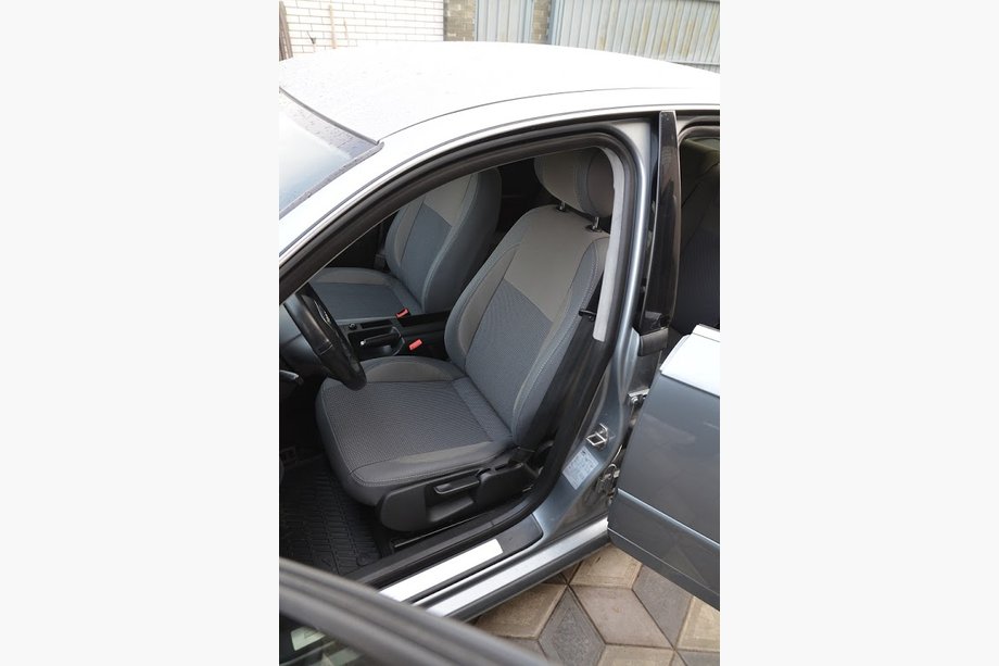 Audi A4 B7 2004-2008 Autositzbezüge (Kunstleder↗Stoff) Image
