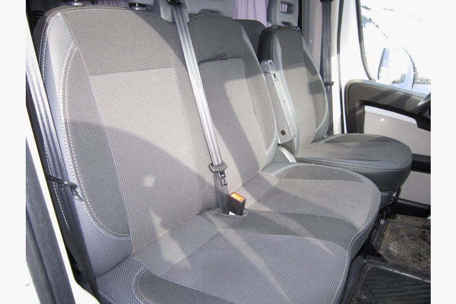 Nissan NV300/Primastar 2016- Autositzbezüge (Stoff + Kunstleder, Premium) Vordersitze (2+1) Foto 2