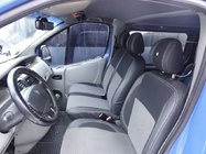Opel Vivaro 2001–2015 Autoabdeckungen (Kunstleder und Stoff, Premium) Vordersitze 2↗1 Foto 3