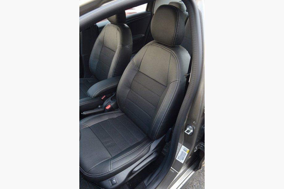 Peugeot 301 2012- Autositzbezüge SoyuzAuto Dynamic Image