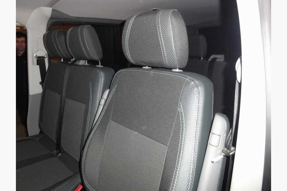 Volkswagen T5 Multivan 2003–2010 Autositzbezüge (Kunstleder↗Stoff, Premium) Image