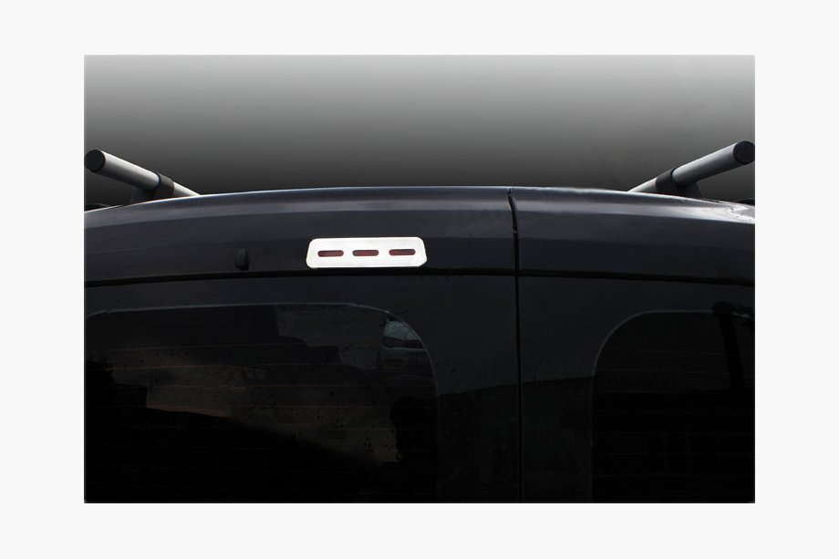 Peugeot Bipper 2008-2017 Chrom Blende fuer hinteres Bremslicht (Edelstahl) Image