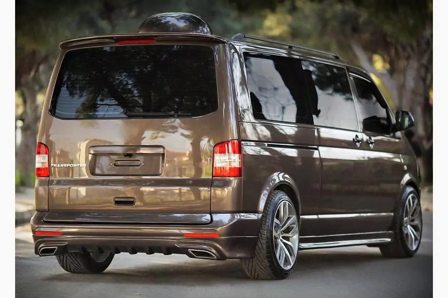Volkswagen T5 Caravelle 2004-2010 Hintere untere Sport 2 Verkleidung (grundiert zum Lackieren) Image