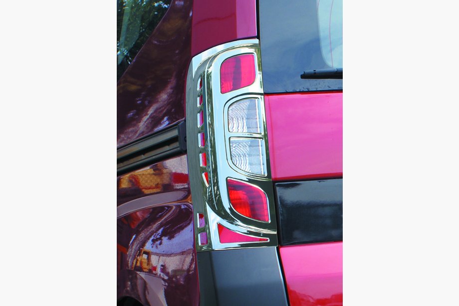 Fiat Fiorino/Qubo 2008-2024 Chrom Rückleuchten Abdeckung mit Biegung (2 Stk, Kunststoff) Foto 7