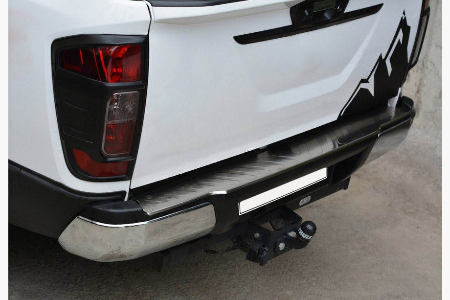 Nissan Navara/NP300 2016- Heckstoßstangenschutz Edelstahl Image
