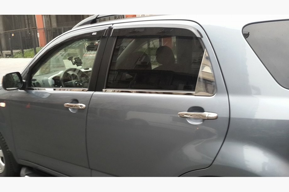 Daihatsu Terios 2006-2017 Abdeckung für Windabweiser (2 Stk, Edelstahl) Foto 1