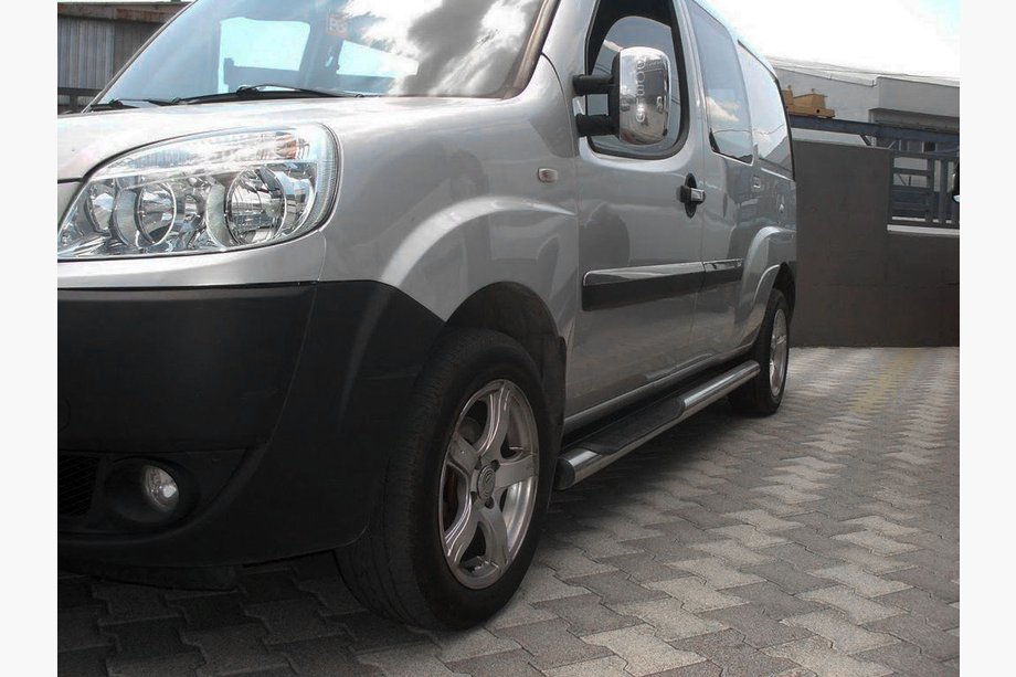 Fiat Doblo I 2005-2010 Seitliche Rohre BB002 (2 Stk., Edelstahl) Image