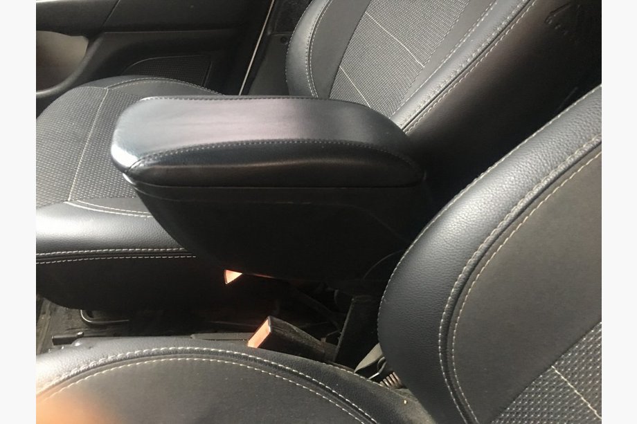 Fiat Doblo I 2005-2010 Armlehne (in Sitzschiene) Image