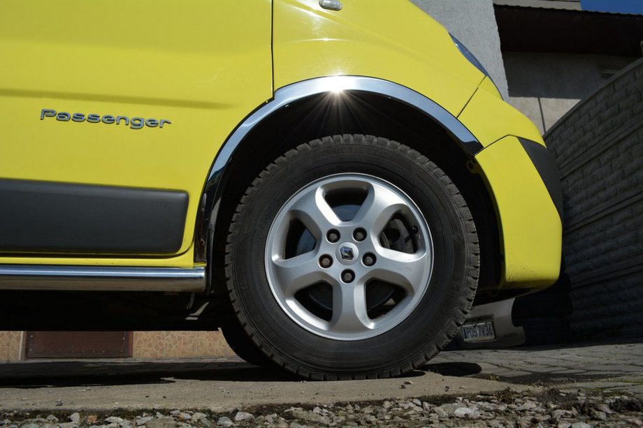 Opel Vivaro 2001–2015 Radlaufblenden Edelstahl (4 Stk.) Image
