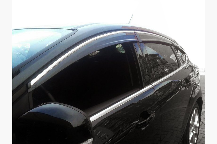Ford Focus III 2011-2017 Chrom Windabweiser (6 Stk., Sunflex) Image