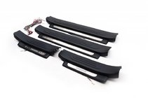 Toyota Land Cruiser Prado 150 2009-2023 Einstiegsleisten mit Beleuchtung (schwarz) Foto 3