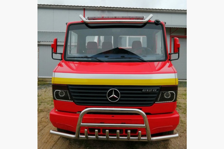 Mercedes T2 (507-814) 1967-1996 Frontbügel mit Bügeln (Edelstahl) Image