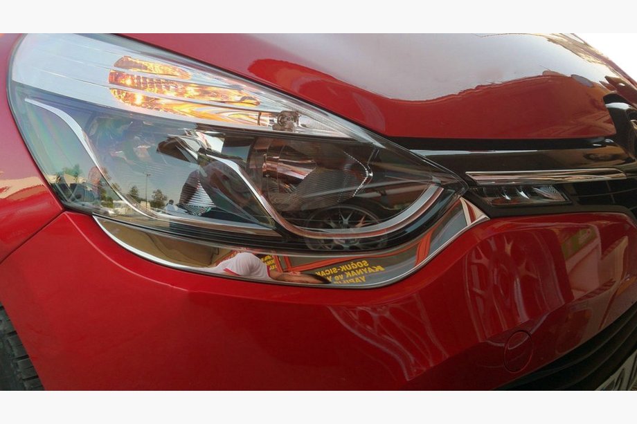 Renault Clio IV 2012-2019 Chrom Scheinwerfer Abdeckungen vorne (2 Stk, Edelstahl) Image