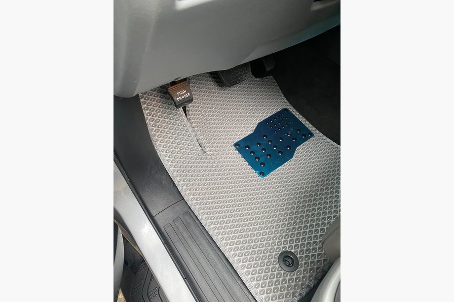 Toyota Sequoia 2007-2022 Polyurethan Fußmatten 3 Reihen (EVA, grau) Image
