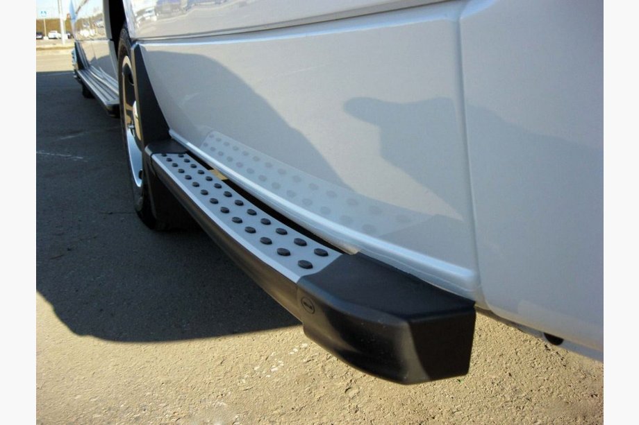 Mercedes Sprinter W906 2006–2018 Seitliche Trittbretter hinter dem Hinterrad DOT-Line (2 Stk., Alu) Image