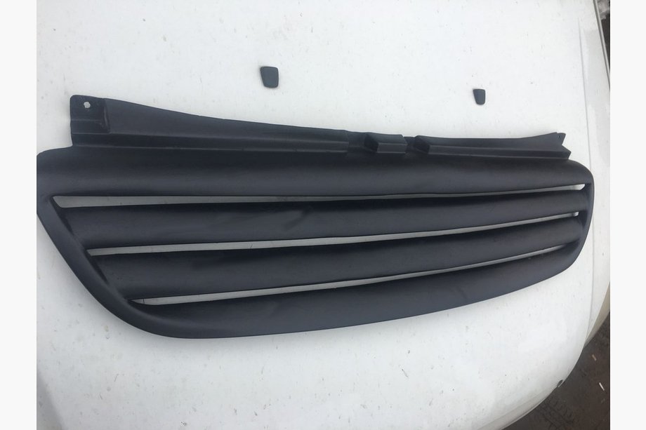 Mercedes Viano 2004-2014 Frontgrill (grundiert zum Lackieren) Foto 2