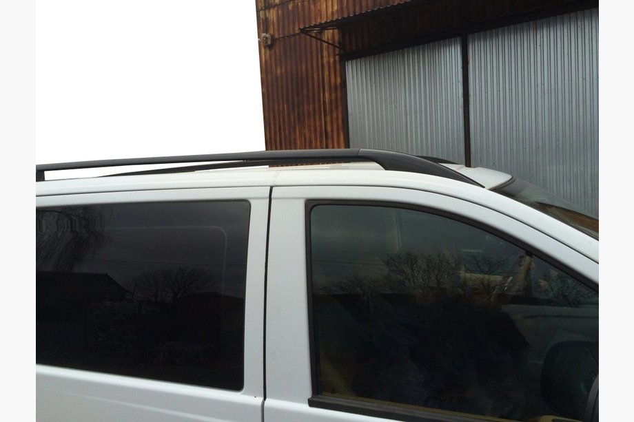 Mercedes Viano 2004-2014 Schwarze Dachreling CAN Original Design (Metallfuesse) Image