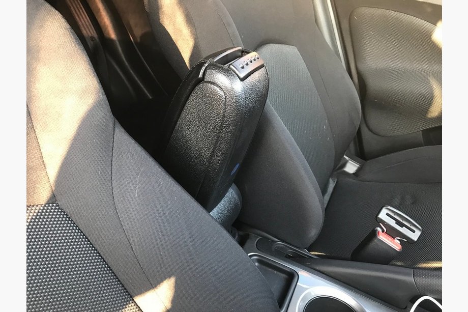 Nissan Juke 2010-2019 Armlehne Foto 3