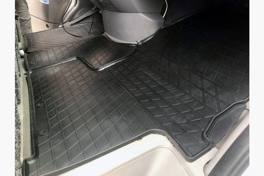 Volkswagen Crafter 2006-2016 Gummimatten (3 Stk, Stingray) Image
