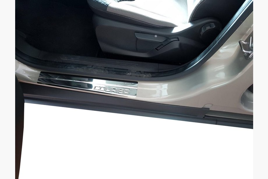 Ford Courier 2014-2023 Einstiegsleisten OmsaLine (4 Stk, Edelstahl) Image
