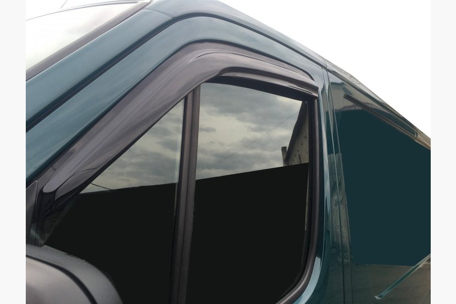 Mercedes Sprinter W906 2006–2018 Windabweiser zum Kleben (2 Stk, Aomis) Image