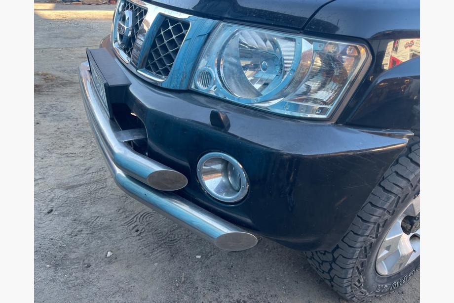Nissan Patrol Y61 1997-2011 Frontstoßstange komplett gebraucht (2004-2008) Image