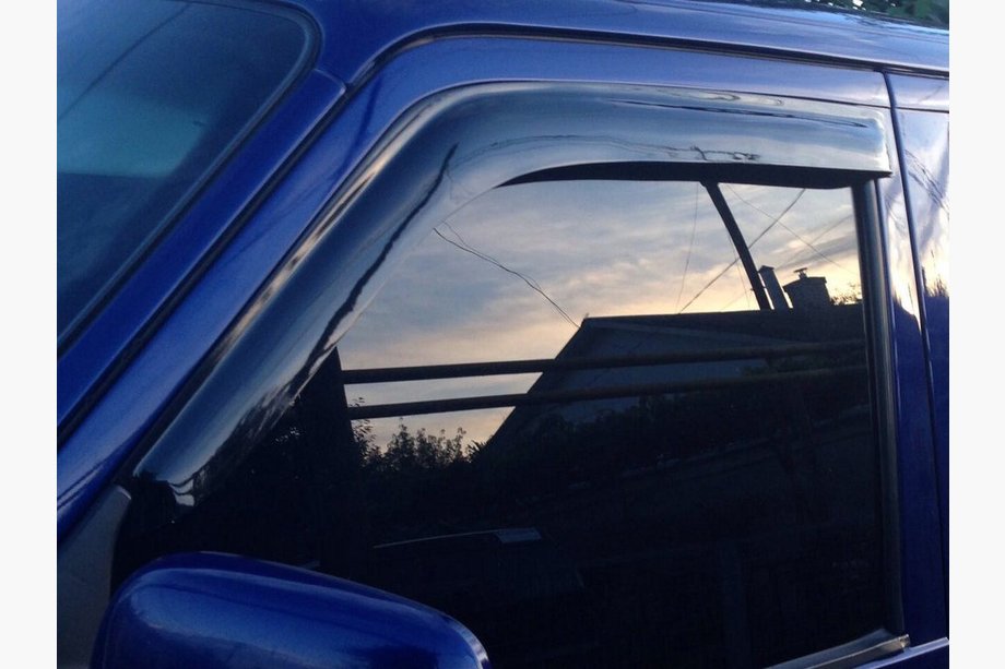 Volkswagen T4 Transporter 1990-2003 Windabweiser (2 Stk, DDU) Image