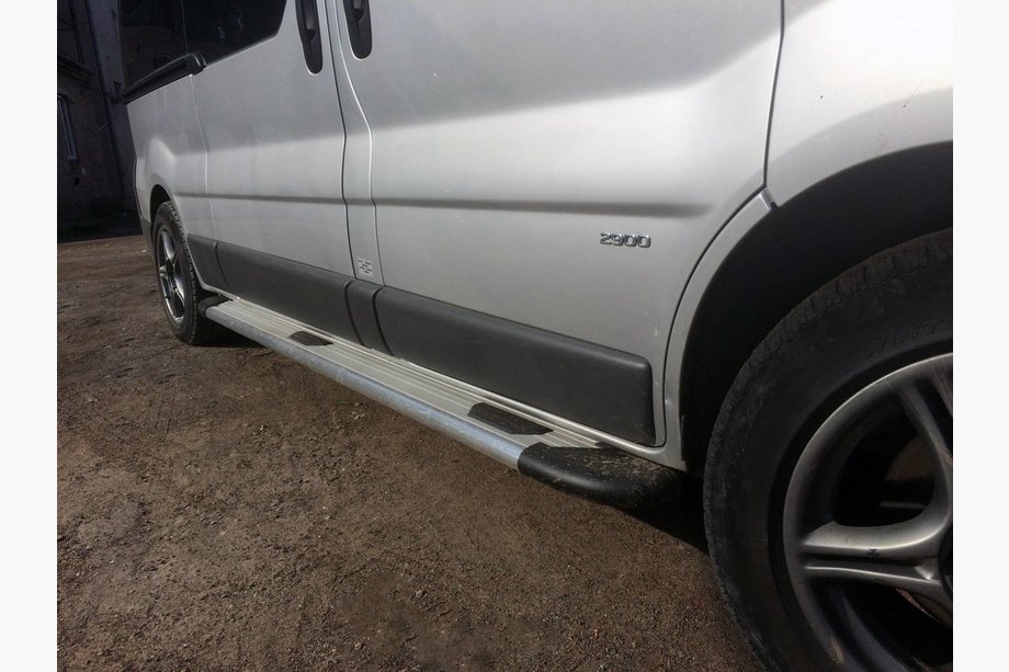 Renault Trafic 2001–2015 Trittbretter Bosphorus OLD Grau (2 Stk., Aluminium) Image