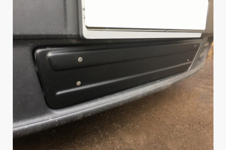 Opel Vivaro 2001–2015 Winter-Unterabdeckung (unter dem Kennzeichen) Glanzend, 2007-2014 Image