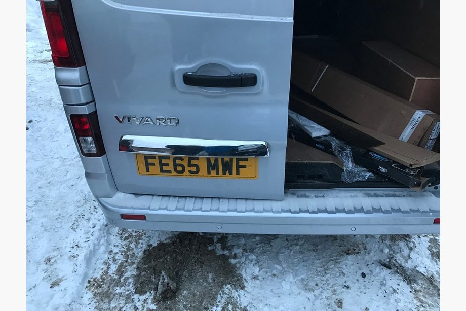 Opel Vivaro 2015-2019 Chromleiste über dem Kennzeichen (Edelstahl) Carmos - Türkischer Edelstahl Foto 3