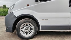 Opel Vivaro 2001–2015 Radlaufverbreiterungen (4 Stk, schwarz) Foto 2